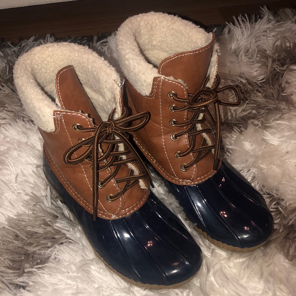 Duck boots